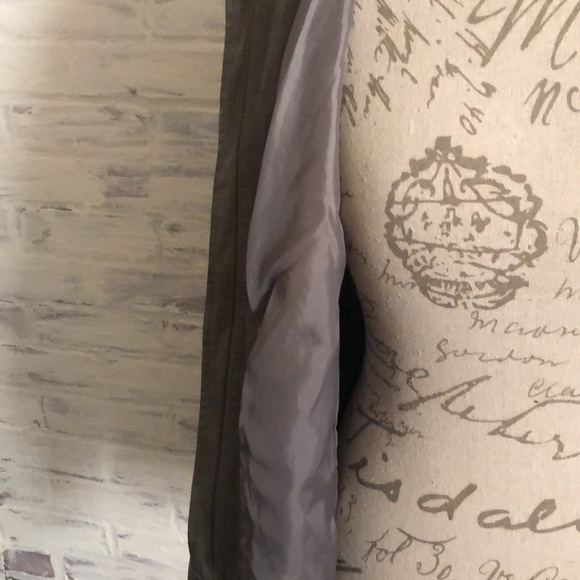 BERNARDO Tailored Faux Leather Jacket size Large. Chest measures 15”, - Picture 4 of 7